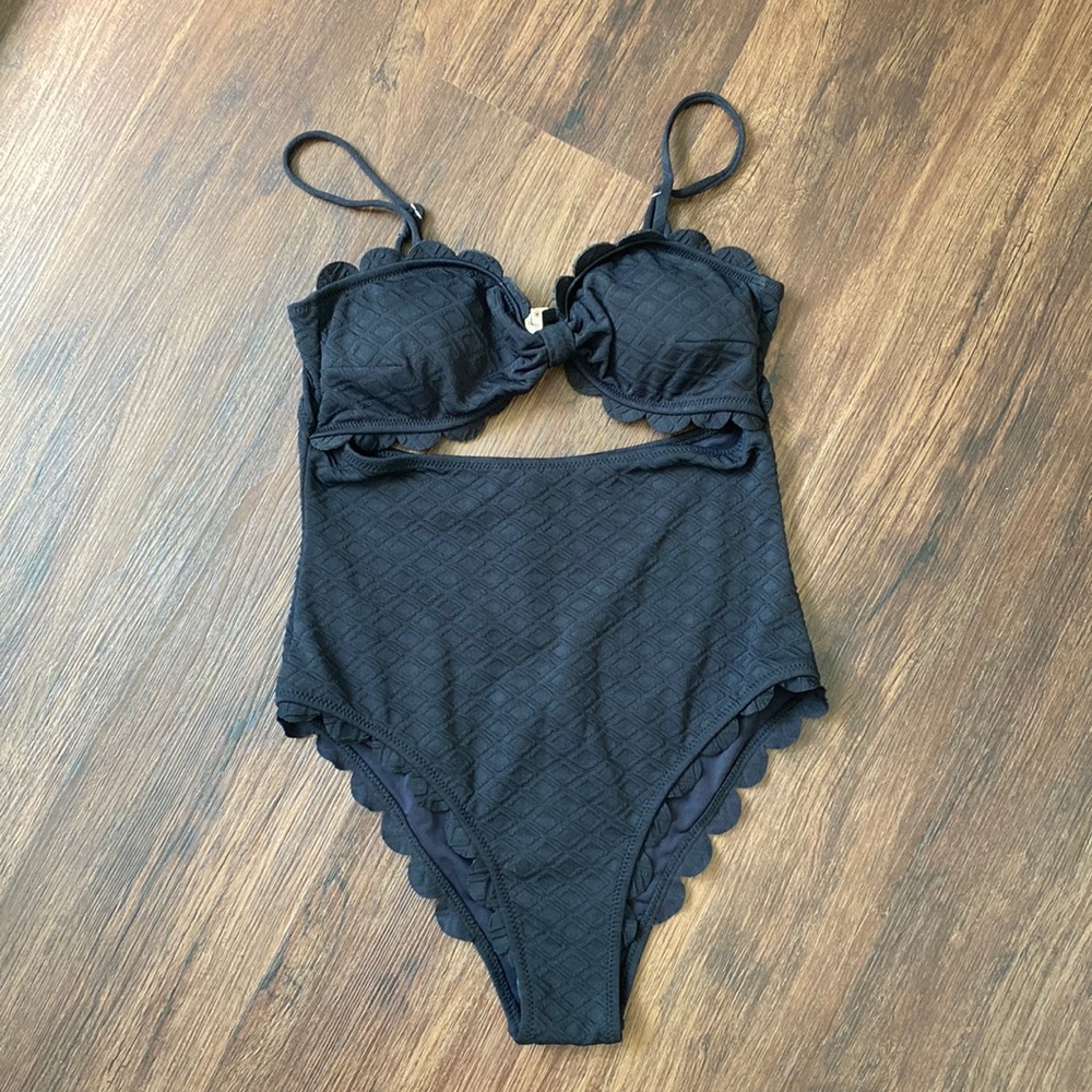 Cupshe cutout one piece